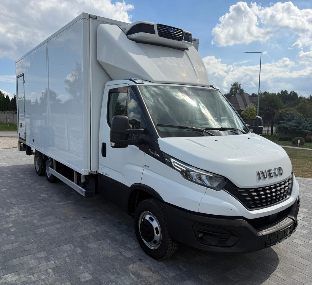 IVECO 40C18 BE COMBI – chłodnia z windą, kat. B+E, polift, 2019 rok - Hladilno vozilo: slika 3 IVECO 40C18 BE COMBI – chłodnia z windą, kat. B+E, polift, 2019 rok - Hladilno vozilo: slika 3