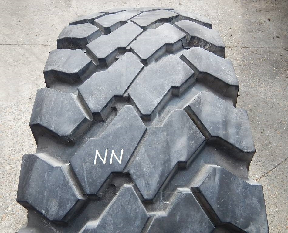 Continental 14.00R20 HCS - USED NN 95% - Guma za Tovornjak: slika 2 Continental 14.00R20 HCS - USED NN 95% - Guma za Tovornjak: slika 2