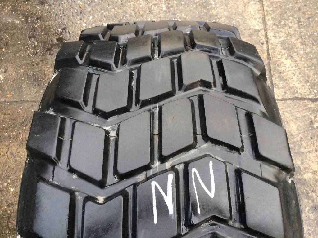 Michelin 525/65R20.5 XS - USED NN 95% - Guma za Kmetijski stroj: slika 2 Michelin 525/65R20.5 XS - USED NN 95% - Guma za Kmetijski stroj: slika 2