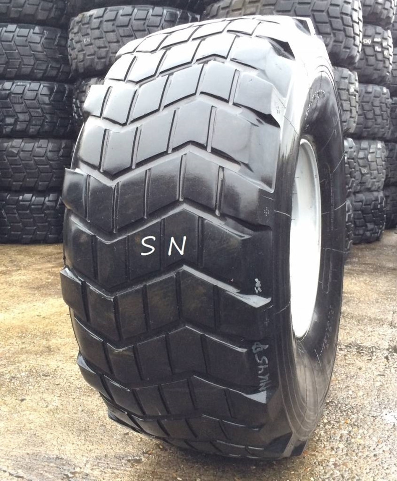 Michelin 525/65R20.5 XS - USED REGROOVED - Guma za Kmetijski stroj: slika 1 Michelin 525/65R20.5 XS - USED REGROOVED - Guma za Kmetijski stroj: slika 1