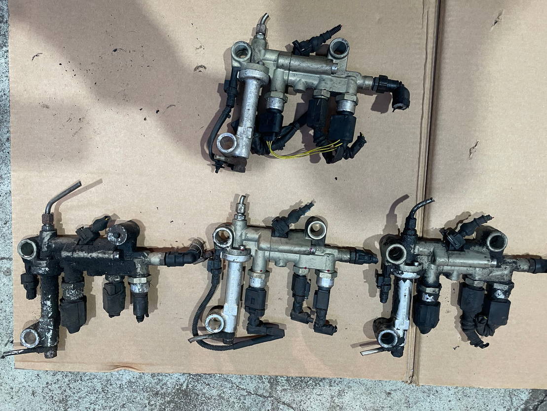 Mercedes-Benz Ad Blue Dosiereinheit A0001402039 A 0001402039 Mercedes Actros Cit  - Izpušni sistem za Avtobus: slika 1 Mercedes-Benz Ad Blue Dosiereinheit A0001402039 A 0001402039 Mercedes Actros Cit  - Izpušni sistem za Avtobus: slika 1