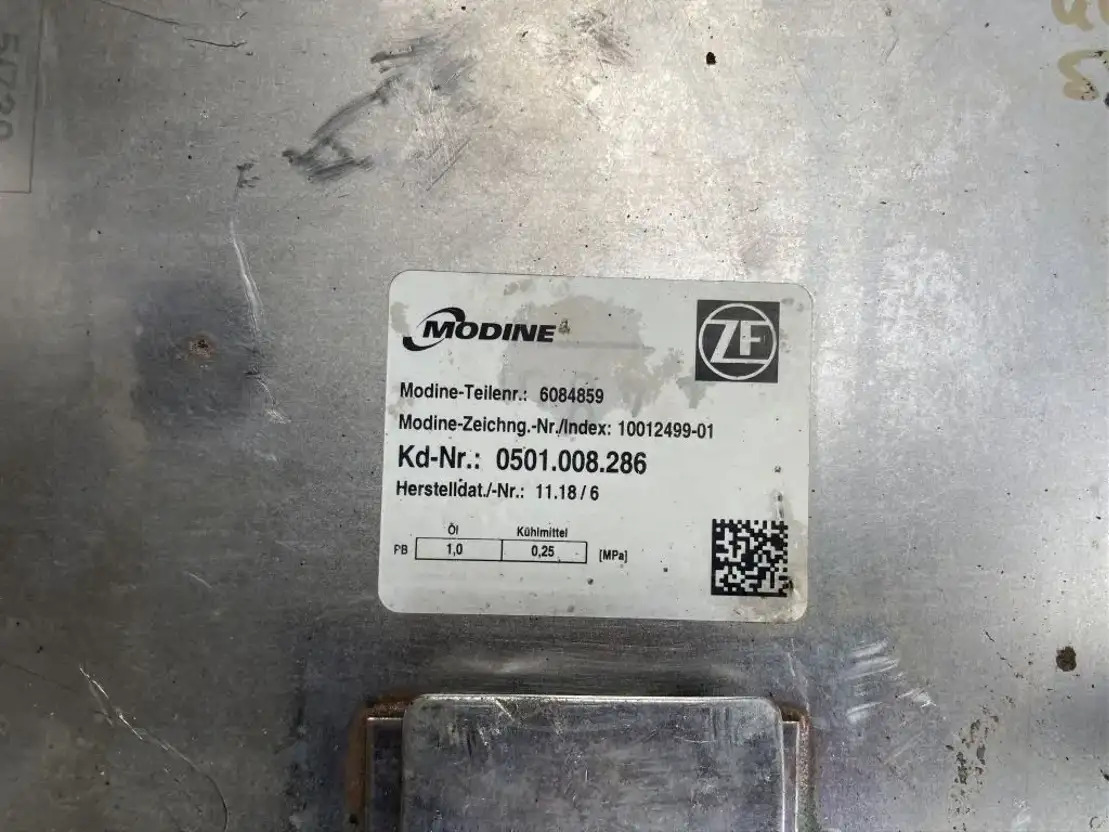 ZF ZF Ölkühler Wärmetauscher Getriebeölkühler Modine 0501.008.286 6084859 - Menjalnik in deli za Avtobus: slika 2 ZF ZF Ölkühler Wärmetauscher Getriebeölkühler Modine 0501.008.286 6084859 - Menjalnik in deli za Avtobus: slika 2