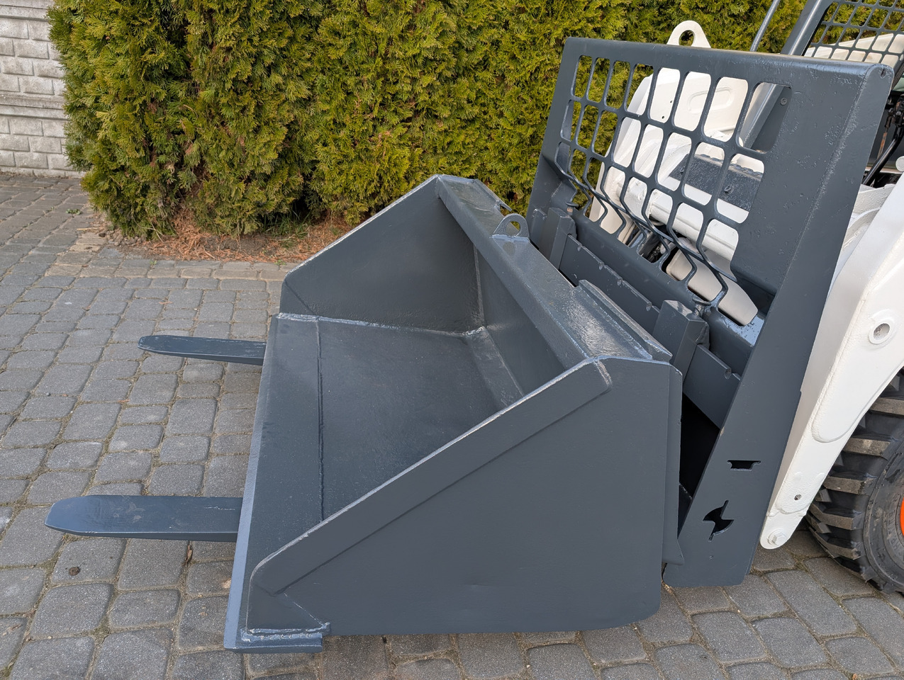 BOBCAT S100 - Mini nakladalec: slika 5 BOBCAT S100 - Mini nakladalec: slika 5