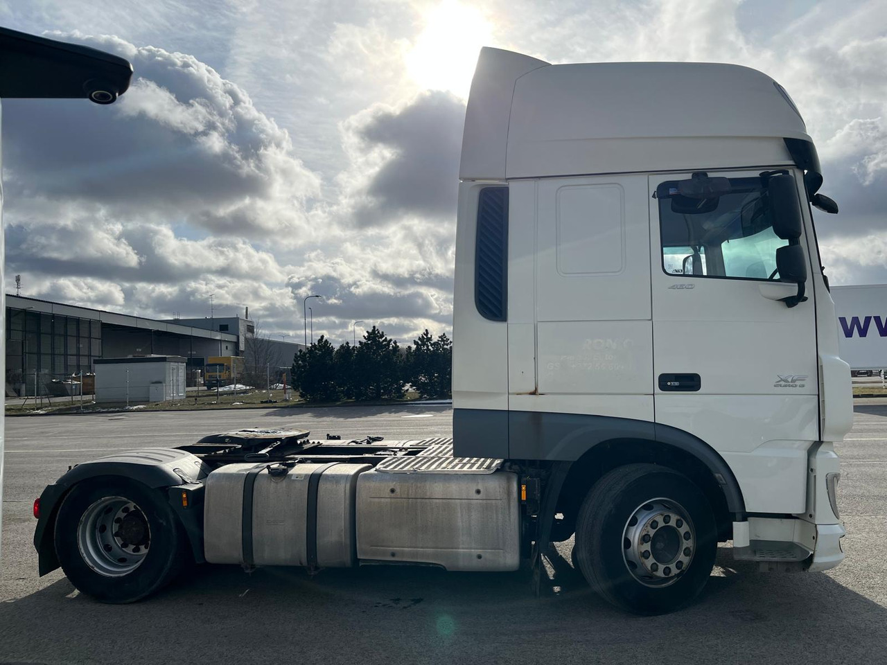 DAF XF460FT Manual - Vlačilec: slika 4 DAF XF460FT Manual - Vlačilec: slika 4