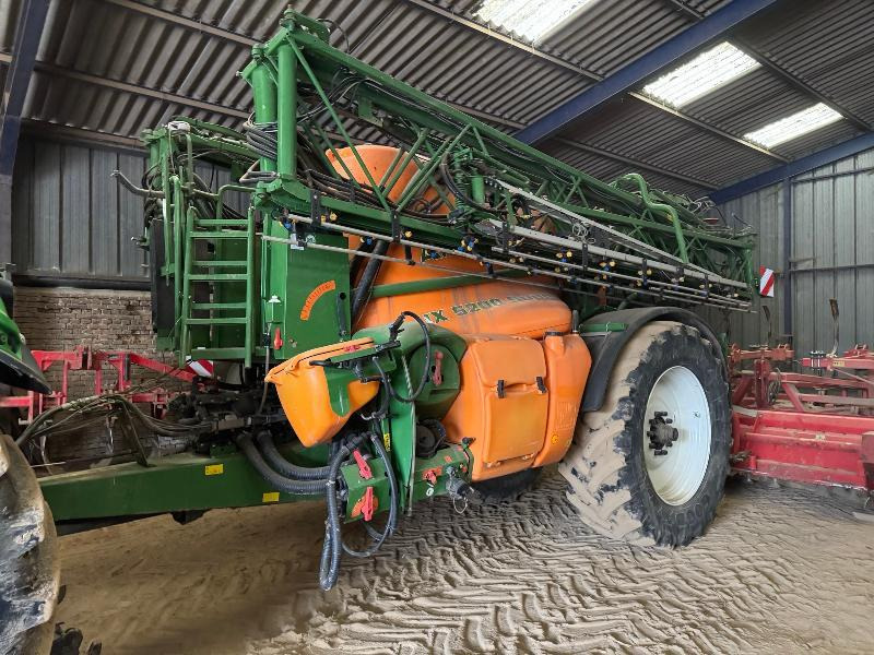 AMAZONE UX5200 - Vlečna škropilnica: slika 1 AMAZONE UX5200 - Vlečna škropilnica: slika 1