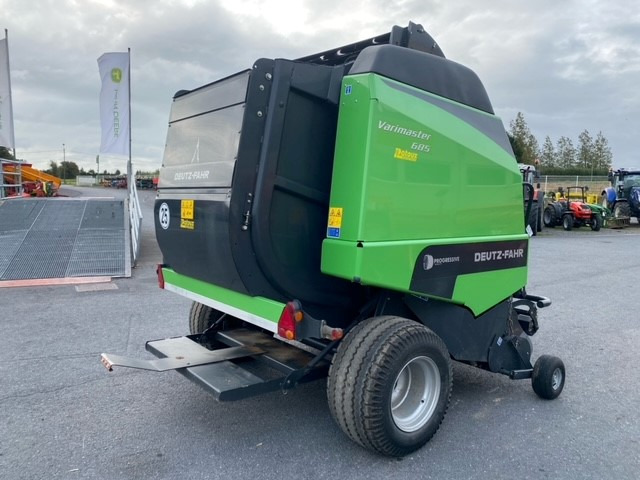 DEUTZ VARIMASTER 685 - Balirka za okrogle bale: slika 3 DEUTZ VARIMASTER 685 - Balirka za okrogle bale: slika 3