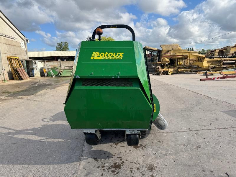 JOHN DEERE 1026R - Traktor: slika 3 JOHN DEERE 1026R - Traktor: slika 3