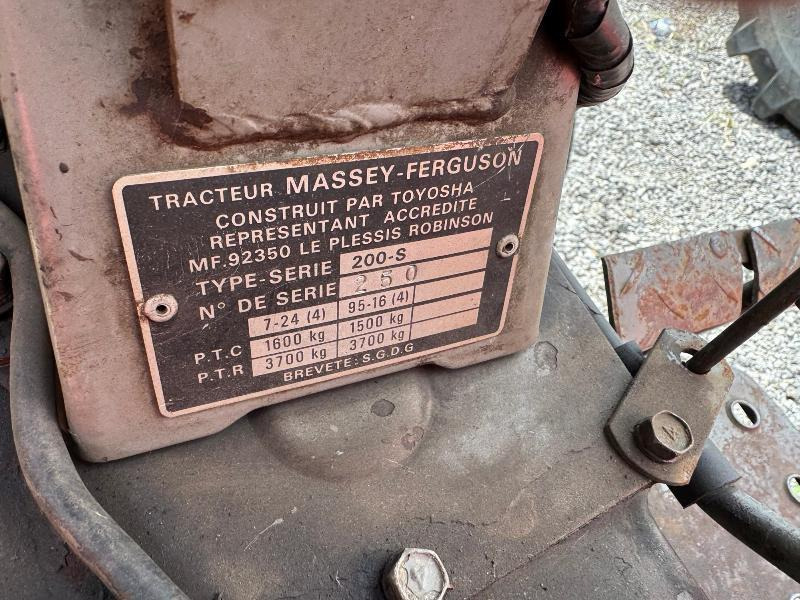 Traktor MASSEY-FERGUSON 200: slika 7