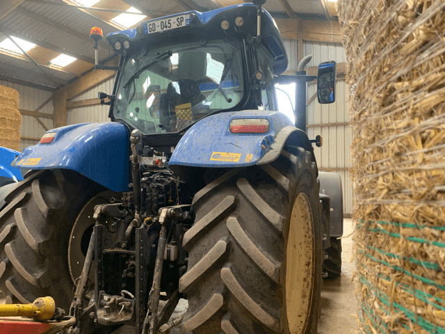 NEW-HOLLAND T7.215S - Traktor: slika 2 NEW-HOLLAND T7.215S - Traktor: slika 2