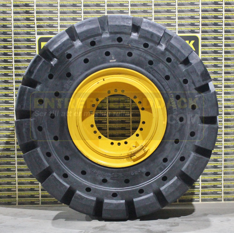 Complete solid wheels 26.5-25 on rims for Volvo L110/L120E - Kolesni nakladalec: slika 4 Complete solid wheels 26.5-25 on rims for Volvo L110/L120E - Kolesni nakladalec: slika 4