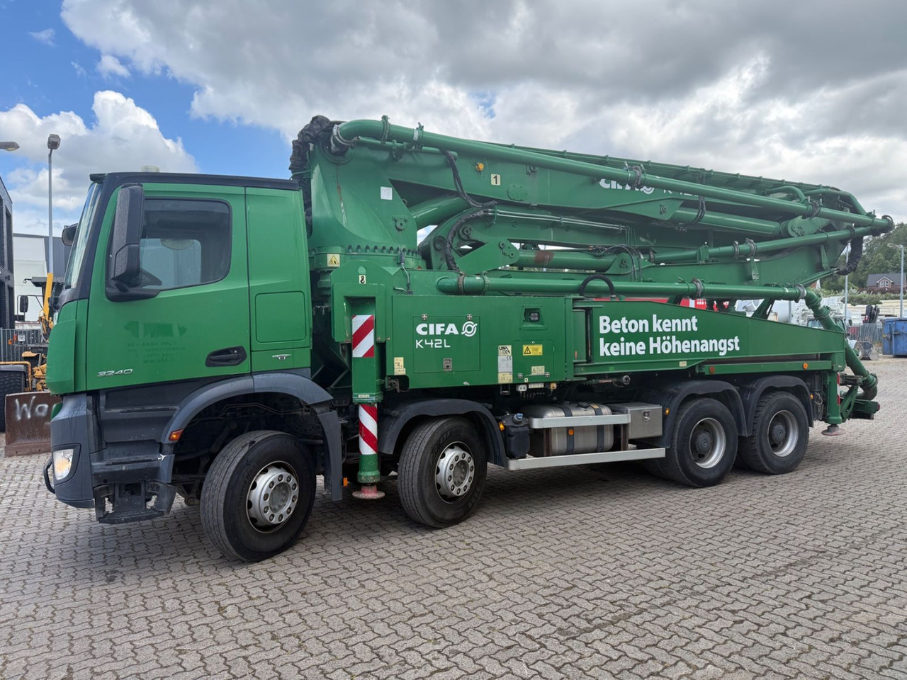 Mercedes-Benz Mercedes 32.40 CIFA K 42 L Betonpumpe - Črpalka za beton: slika 2 Mercedes-Benz Mercedes 32.40 CIFA K 42 L Betonpumpe - Črpalka za beton: slika 2
