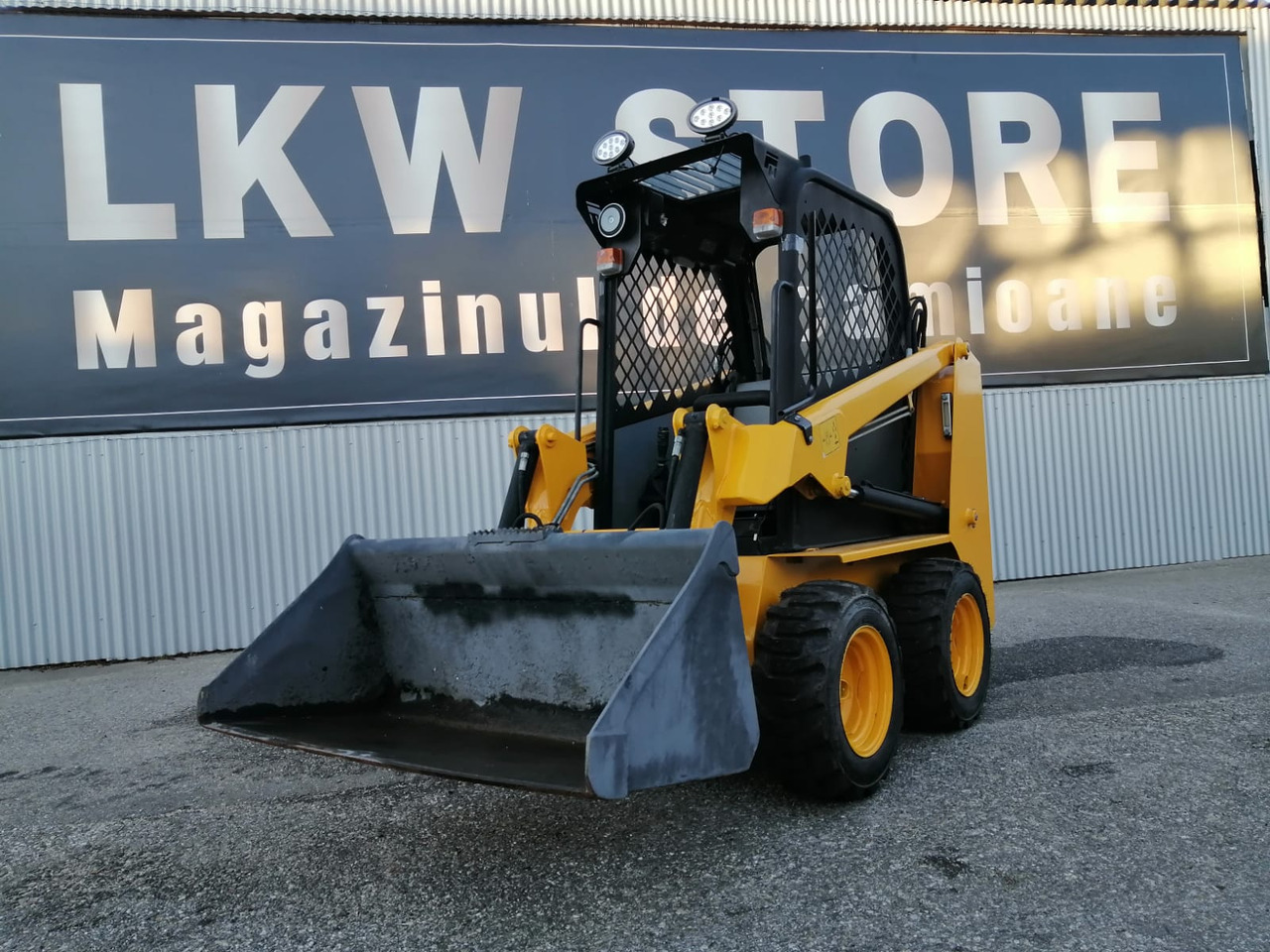 Bobcat Front Loader Ram Italia FM 120 – Hammer Installation - Mini nakladalec: slika 1 Bobcat Front Loader Ram Italia FM 120 – Hammer Installation - Mini nakladalec: slika 1