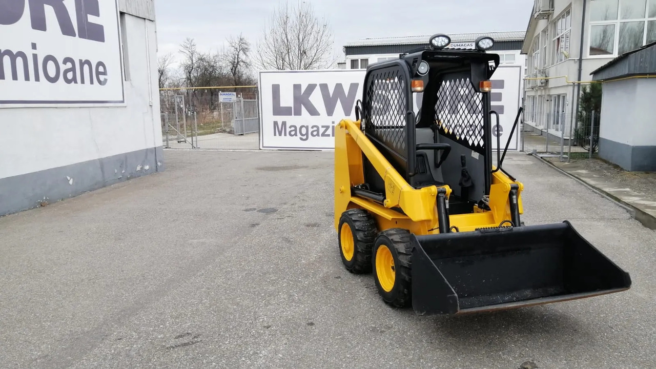 Bobcat Front Loader Ram Italia FM 120 – Hammer Installation - Mini nakladalec: slika 2 Bobcat Front Loader Ram Italia FM 120 – Hammer Installation - Mini nakladalec: slika 2