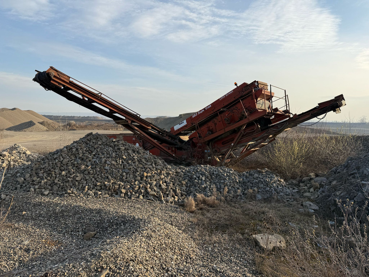 FINLAY 683 SUPERTRAK MOBILE SORTING STATION - Presejalnik: slika 1 FINLAY 683 SUPERTRAK MOBILE SORTING STATION - Presejalnik: slika 1