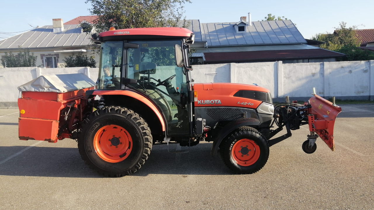 KUBOTA L4240 Narrow spaces tractor/vineyard/fruit tree/communal, TOP ! - Traktor: slika 2 KUBOTA L4240 Narrow spaces tractor/vineyard/fruit tree/communal, TOP ! - Traktor: slika 2