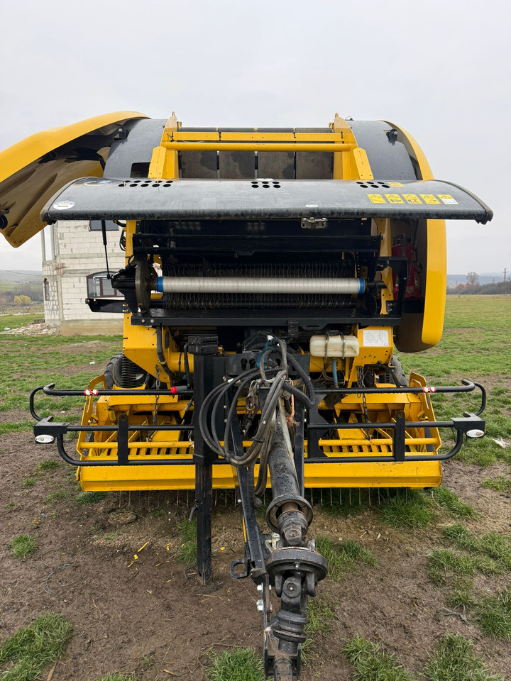 New Holland Roll-Belt 180 Baler - Balirka za okrogle bale: slika 2 New Holland Roll-Belt 180 Baler - Balirka za okrogle bale: slika 2