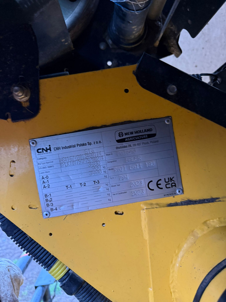 New Holland Roll-Belt 180 Baler - Balirka za okrogle bale: slika 3 New Holland Roll-Belt 180 Baler - Balirka za okrogle bale: slika 3