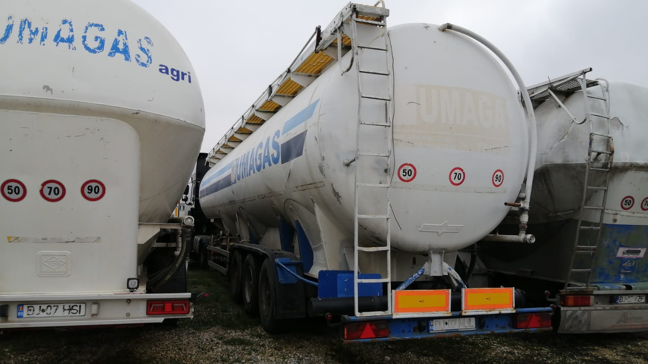 SPITZER Tank/Silo 57,000 l 4 Compartments for Powders/Feed/Water//Liquid Fertilizer/etc. - Silos cisterna: slika 2 SPITZER Tank/Silo 57,000 l 4 Compartments for Powders/Feed/Water//Liquid Fertilizer/etc. - Silos cisterna: slika 2