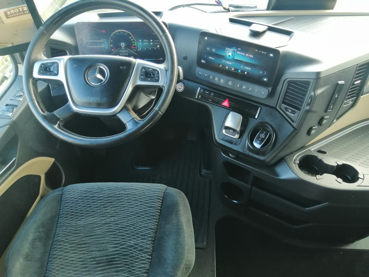 Mercedes-Benz Actros 1845 LS, BIG SPACE, TOP!!! - Vlačilec: slika 4 Mercedes-Benz Actros 1845 LS, BIG SPACE, TOP!!! - Vlačilec: slika 4