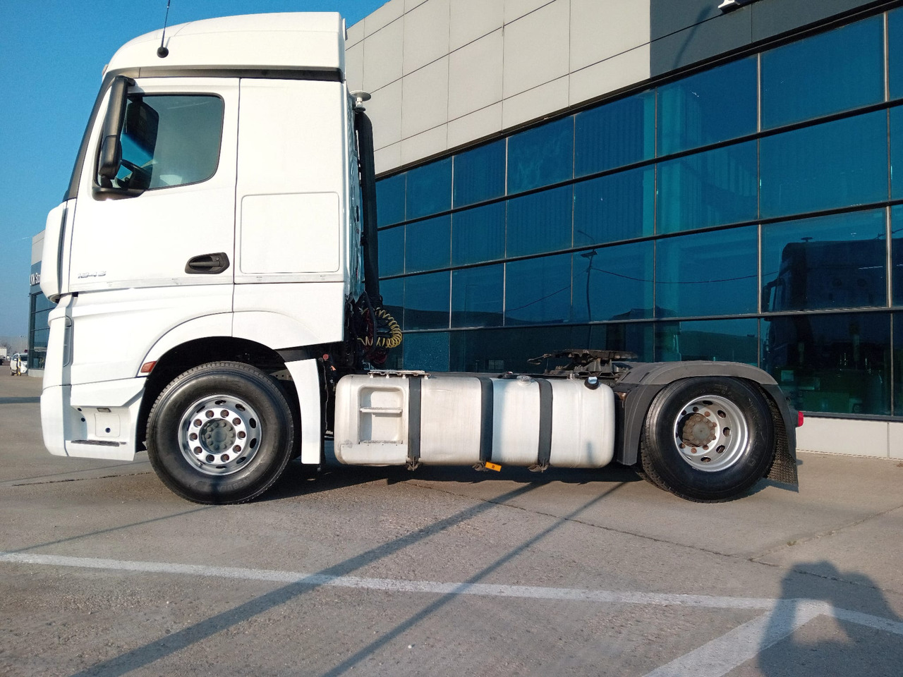 Mercedes-Benz Actros 1845 LS, TOP !!! - Vlačilec: slika 2 Mercedes-Benz Actros 1845 LS, TOP !!! - Vlačilec: slika 2