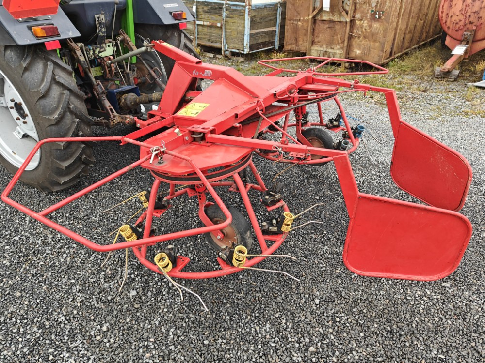 Ala-Talkkari KP320 pöyhin - Obračalnik/ Zgrabljalnik: slika 2 Ala-Talkkari KP320 pöyhin - Obračalnik/ Zgrabljalnik: slika 2