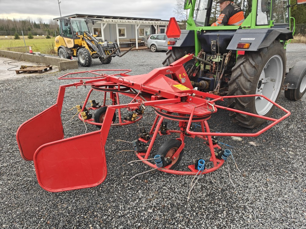 Ala-Talkkari KP320 pöyhin - Obračalnik/ Zgrabljalnik: slika 3 Ala-Talkkari KP320 pöyhin - Obračalnik/ Zgrabljalnik: slika 3