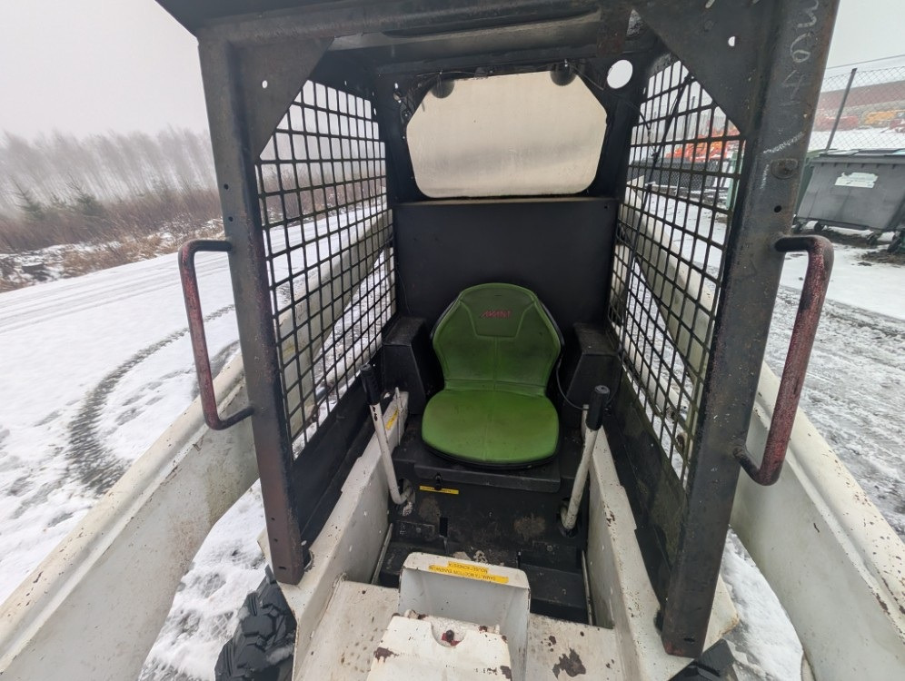 Mini nakladalec BOBCAT 641 - VIDEO: slika 6 Mini nakladalec BOBCAT 641 - VIDEO: slika 6