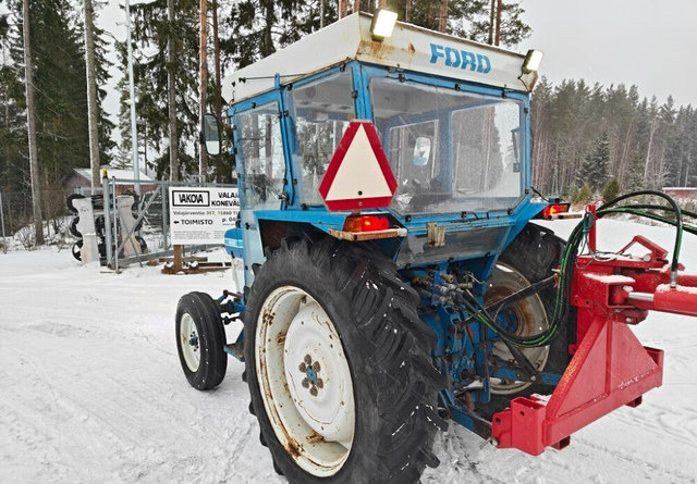 Ford 4110 traktori - Katso video! - Traktor: slika 3 Ford 4110 traktori - Katso video! - Traktor: slika 3