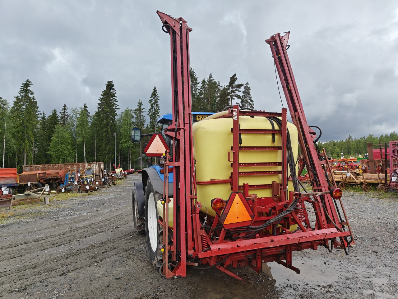 HARDI Hardi Master 1200L - 15-18m - Katsastettu - Kasvinsuojeluruisku - Škropilnica montirana na traktor: slika 2 HARDI Hardi Master 1200L - 15-18m - Katsastettu - Kasvinsuojeluruisku - Škropilnica montirana na traktor: slika 2