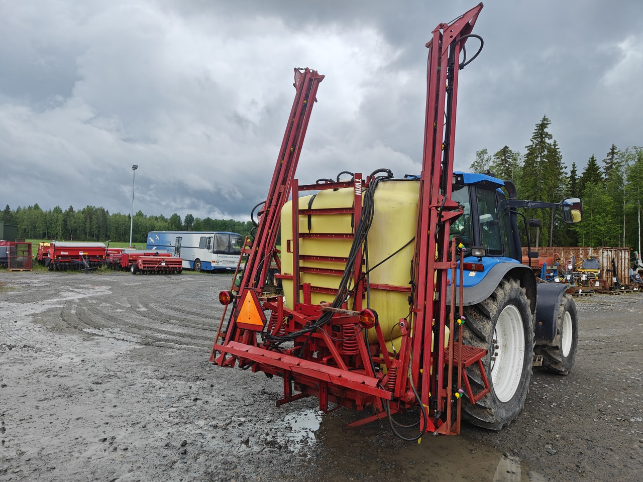 HARDI Hardi Master 1200L - 15-18m - Katsastettu - Kasvinsuojeluruisku - Škropilnica montirana na traktor: slika 3 HARDI Hardi Master 1200L - 15-18m - Katsastettu - Kasvinsuojeluruisku - Škropilnica montirana na traktor: slika 3