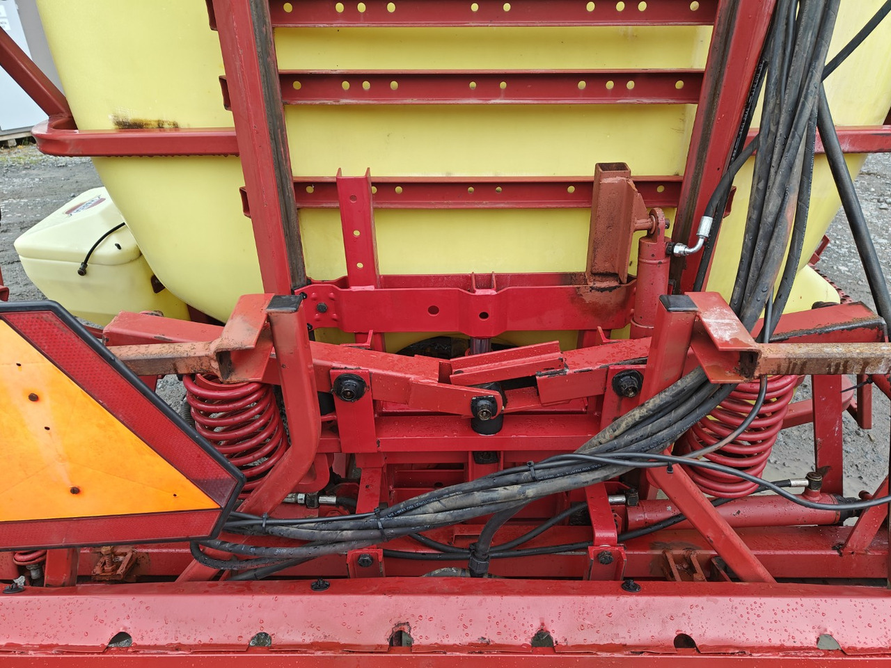 HARDI Hardi Master 1200L - 15-18m - Katsastettu - Kasvinsuojeluruisku - Škropilnica montirana na traktor: slika 5 HARDI Hardi Master 1200L - 15-18m - Katsastettu - Kasvinsuojeluruisku - Škropilnica montirana na traktor: slika 5