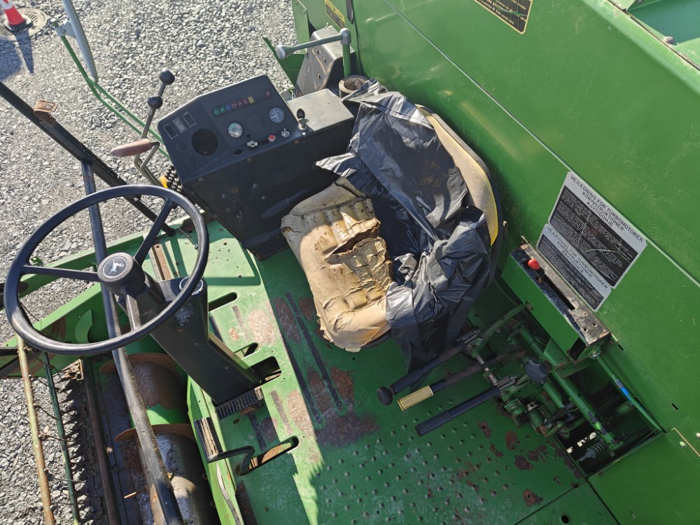 JOHN DEERE 1032 lizing JOHN DEERE 1032: slika 17 JOHN DEERE 1032 lizing JOHN DEERE 1032: slika 17