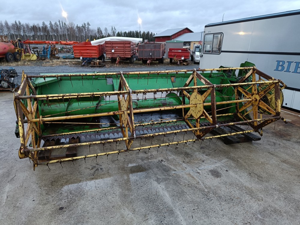 JOHN DEERE Leikkuupöytä 12 jalkaa / 360cm - Glava za kombajn: slika 2 JOHN DEERE Leikkuupöytä 12 jalkaa / 360cm - Glava za kombajn: slika 2