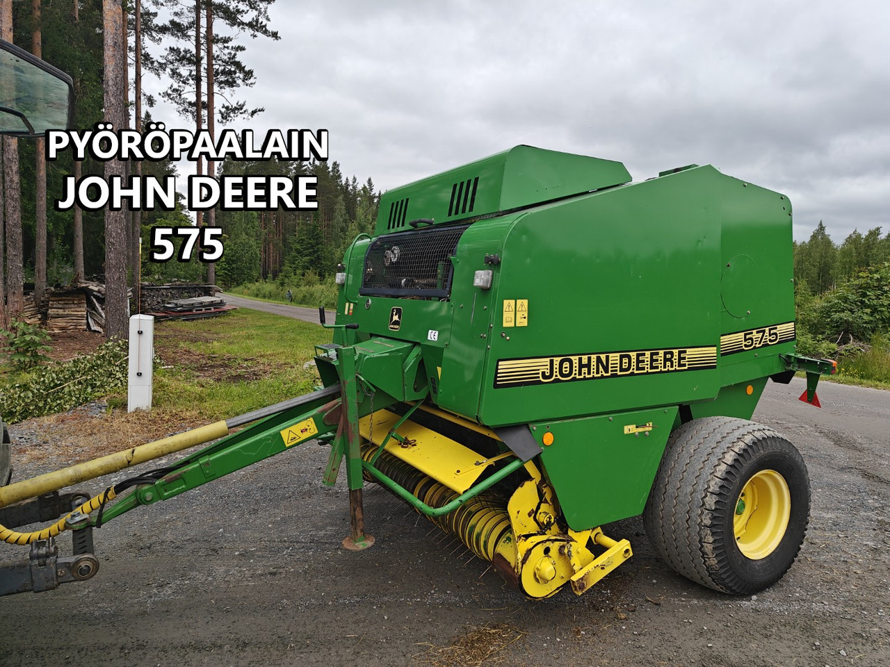 JOHN DEERE Pyöröpaalain 575 - Balirka za okrogle bale: slika 1 JOHN DEERE Pyöröpaalain 575 - Balirka za okrogle bale: slika 1