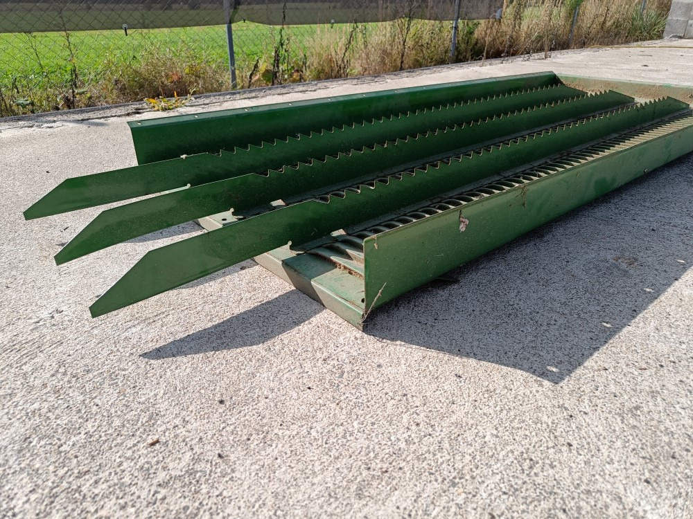 John Deere 942 leikkuupuimurin uusi viettopinta - Kombajn harvester: slika 5 John Deere 942 leikkuupuimurin uusi viettopinta - Kombajn harvester: slika 5