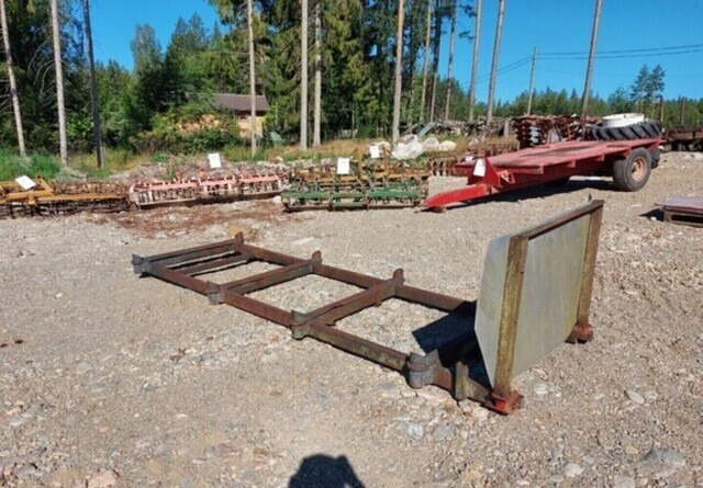 Metsäkärryn alusta 8 pankoinen pituus 400cm - Gozdarska prikolica: slika 3 Metsäkärryn alusta 8 pankoinen pituus 400cm - Gozdarska prikolica: slika 3