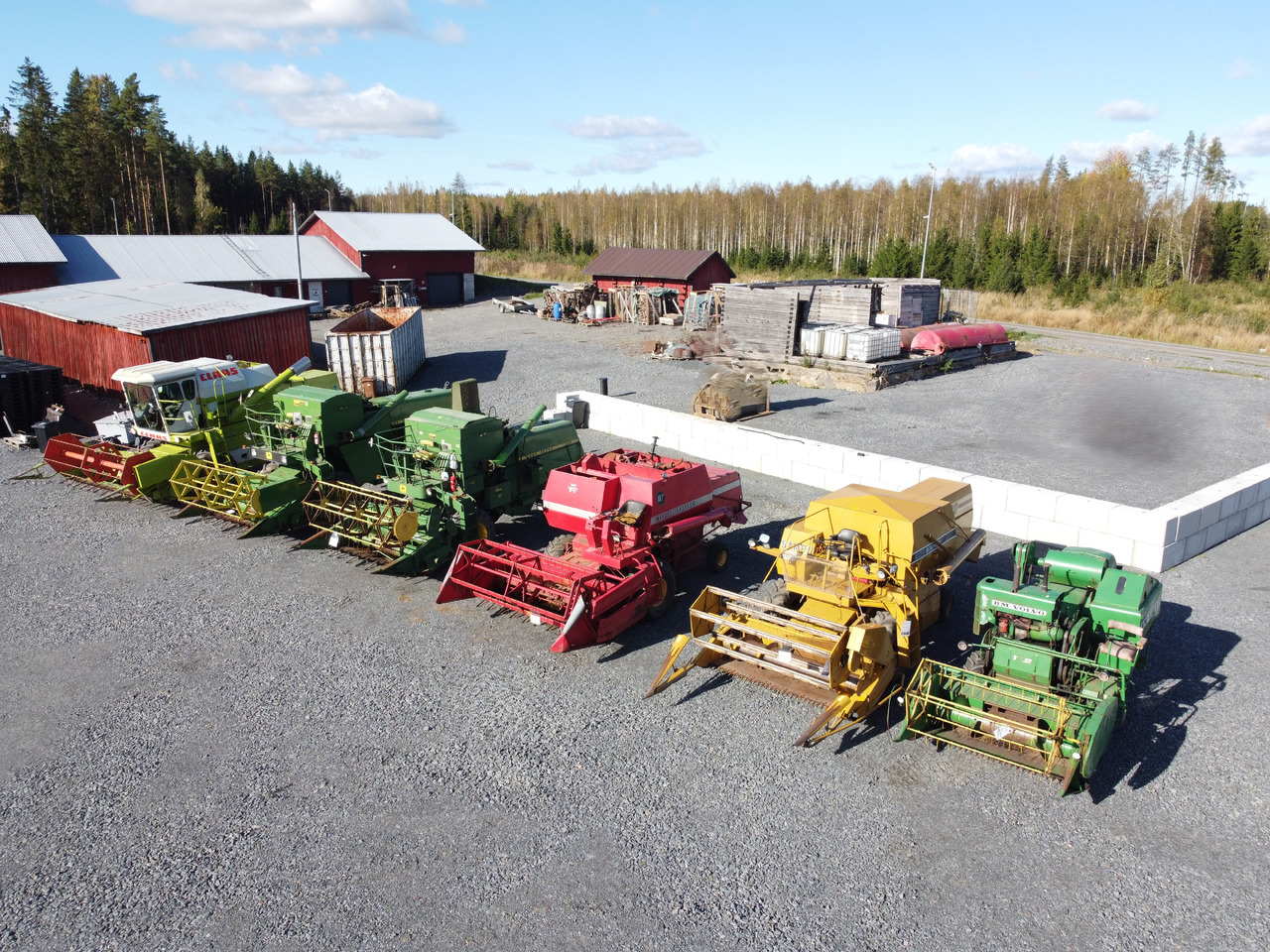 Puimureita / Combine harvesters 6kpl / 6pcs - Claas, John Deere, Massey Ferguson... - Kombajn harvester: slika 2 Puimureita / Combine harvesters 6kpl / 6pcs - Claas, John Deere, Massey Ferguson... - Kombajn harvester: slika 2