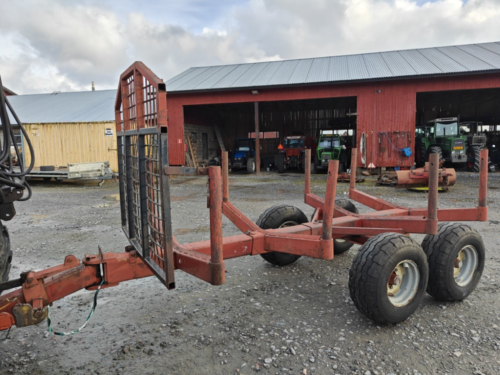 Rysky Metsävaunu telillä - Gozdarska prikolica: slika 1 Rysky Metsävaunu telillä - Gozdarska prikolica: slika 1