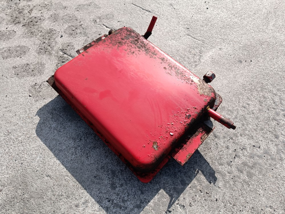 Sampo 410 hydrauliikkaöljysäiliö - Hidravlični rezervoar za Kombajn harvester: slika 2 Sampo 410 hydrauliikkaöljysäiliö - Hidravlični rezervoar za Kombajn harvester: slika 2