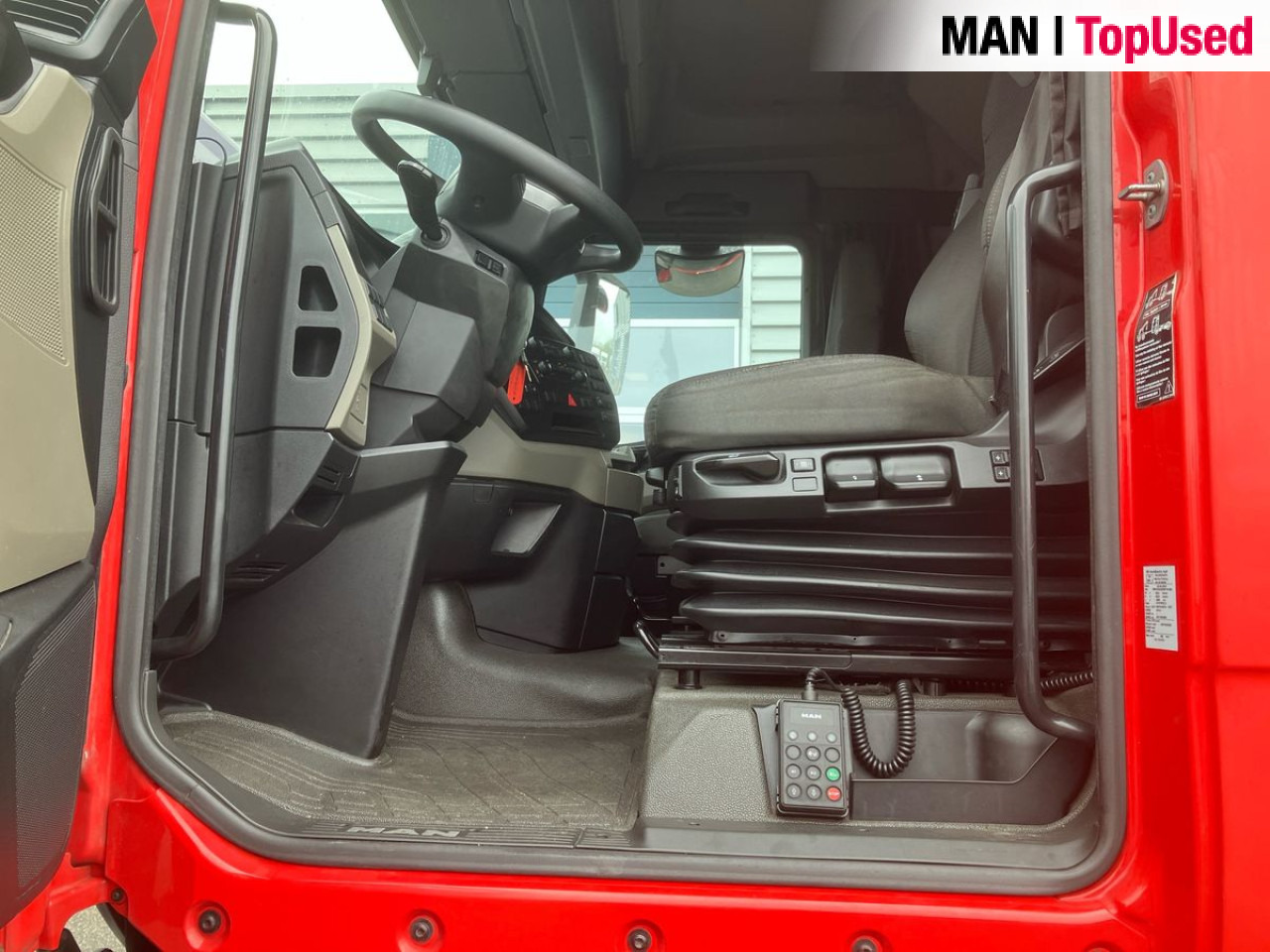 MAN TGX 26.470 6x2/2 BL SA "Retarder / 700 l Tank" ZV - Vlačilec: slika 5 MAN TGX 26.470 6x2/2 BL SA "Retarder / 700 l Tank" ZV - Vlačilec: slika 5