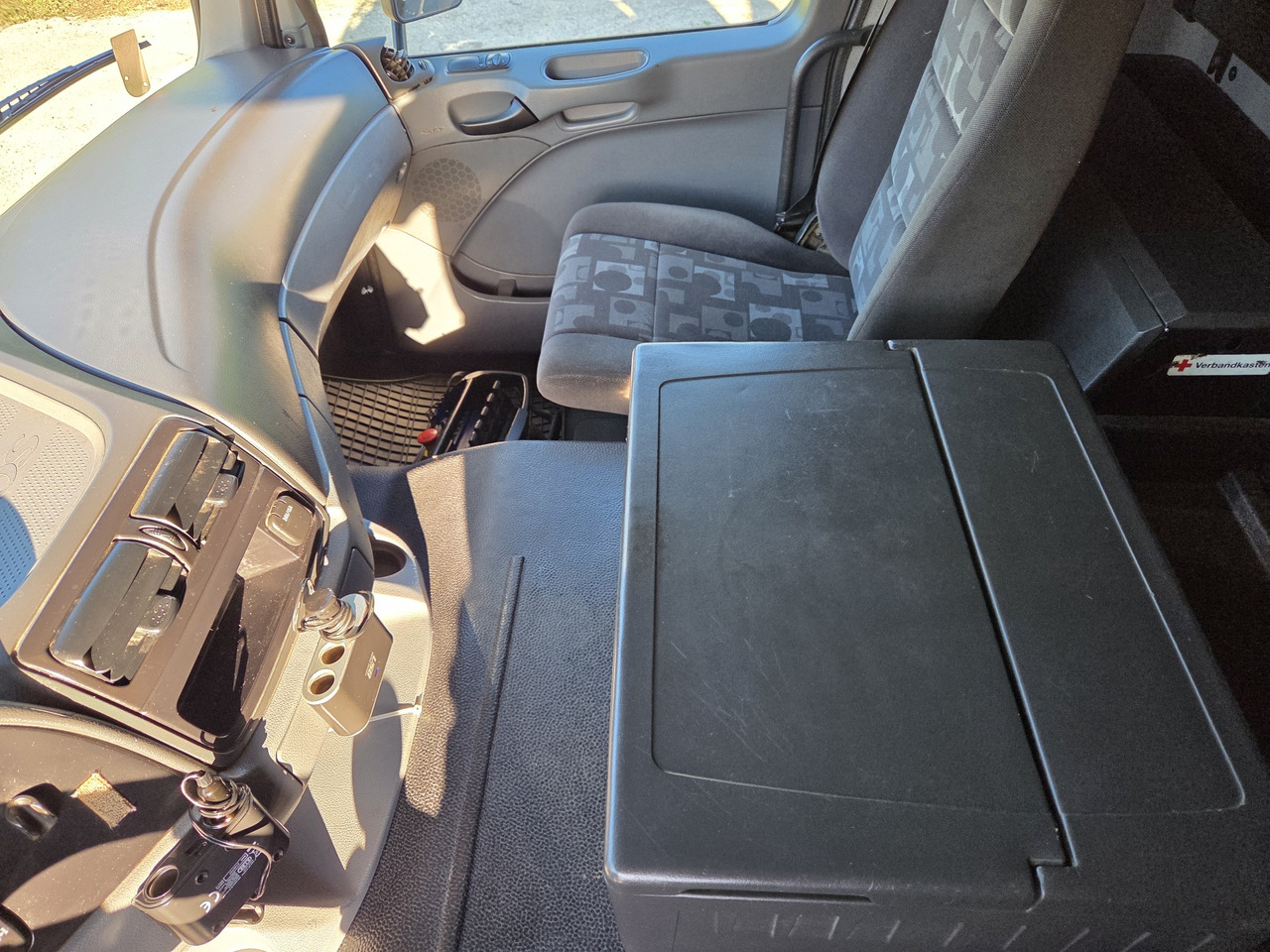 MERCEDES-BENZ - Tovornjak-šasija: slika 4 MERCEDES-BENZ - Tovornjak-šasija: slika 4