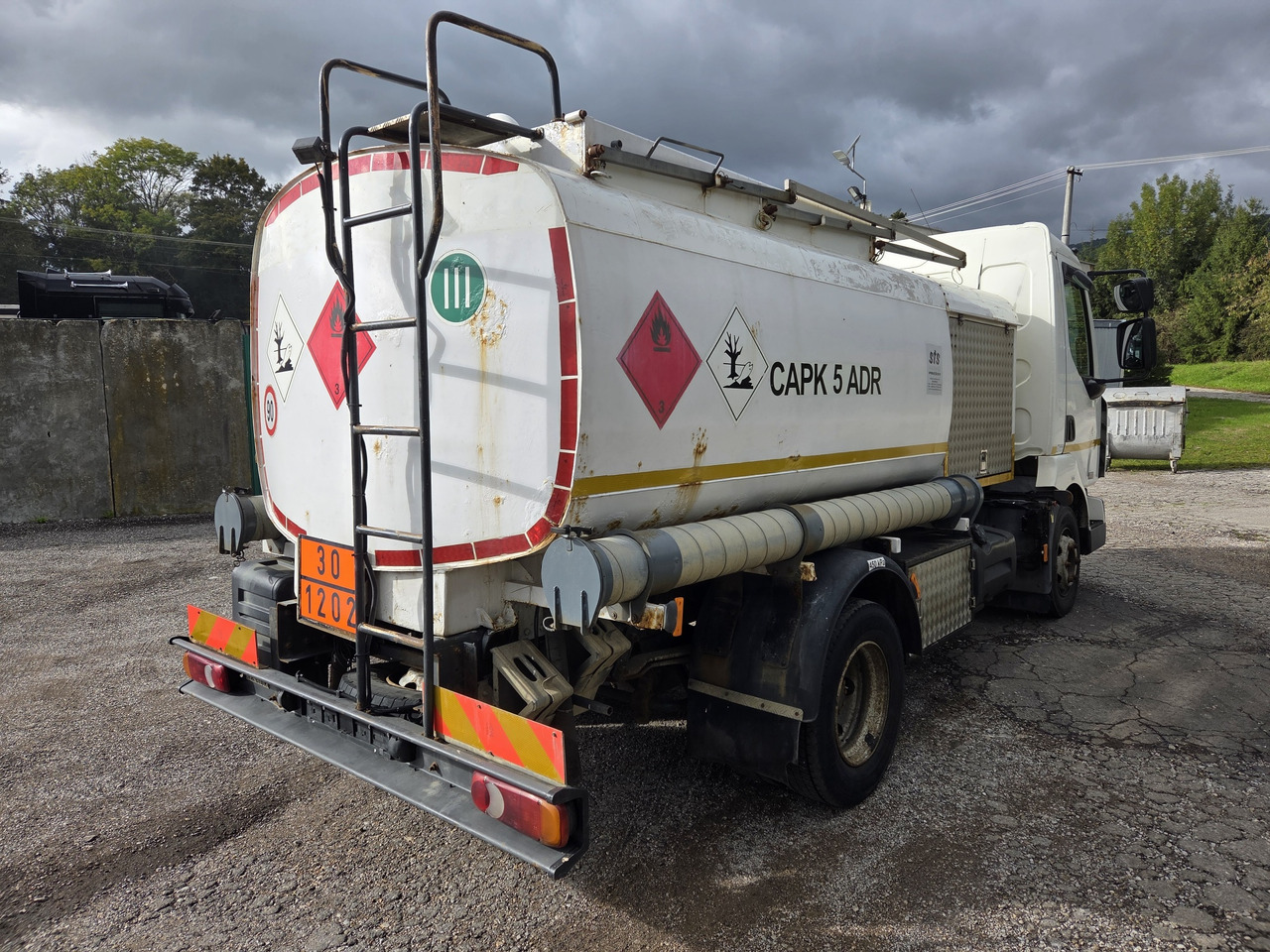 RENAULT MIDLUM 180.10 diesel tanker + dispensing + print - Tovornjak cisterna: slika 4 RENAULT MIDLUM 180.10 diesel tanker + dispensing + print - Tovornjak cisterna: slika 4