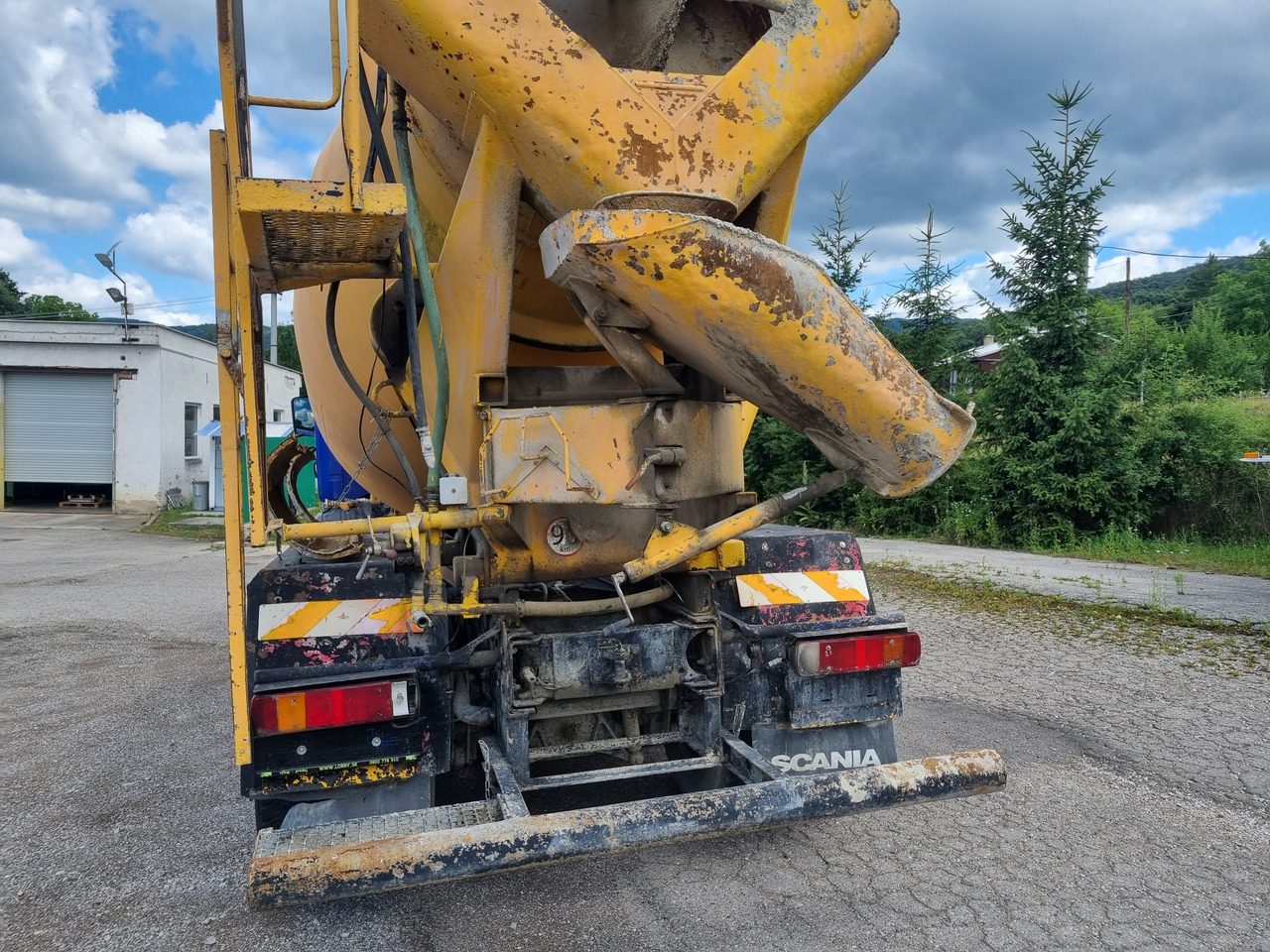 SCANIA R 124 CB8X4HZ 360 mixer - Avtomešalec: slika 5 SCANIA R 124 CB8X4HZ 360 mixer - Avtomešalec: slika 5