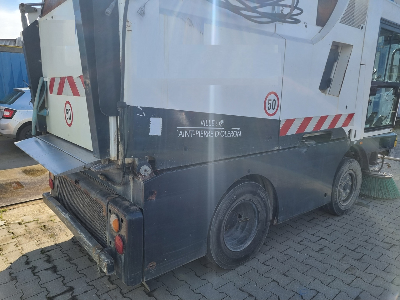 SCHMIDT Cleango compact sweeper 400 - Vozilo za pometanje: slika 3 SCHMIDT Cleango compact sweeper 400 - Vozilo za pometanje: slika 3