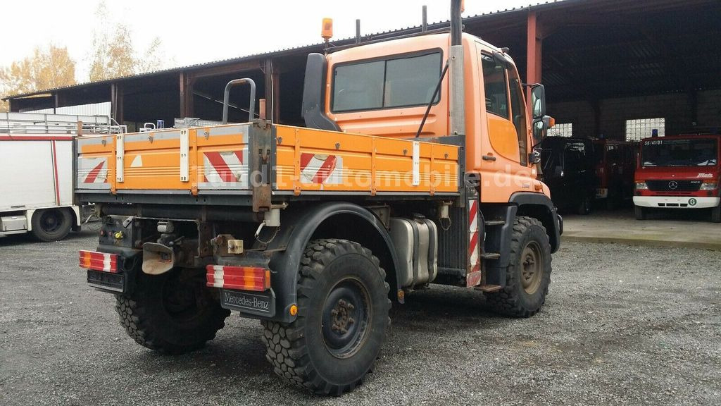 Mercedes-Benz Unimog U 300 Kipper Zugmaschine Kommunalhydraulik U 500 400 U 300 Kipper Zugmaschine Kommunalhydraulik U 500 400 - Komunalno/ Posebno vozilo: slika 4 Mercedes-Benz Unimog U 300 Kipper Zugmaschine Kommunalhydraulik U 500 400 U 300 Kipper Zugmaschine Kommunalhydraulik U 500 400 - Komunalno/ Posebno vozilo: slika 4