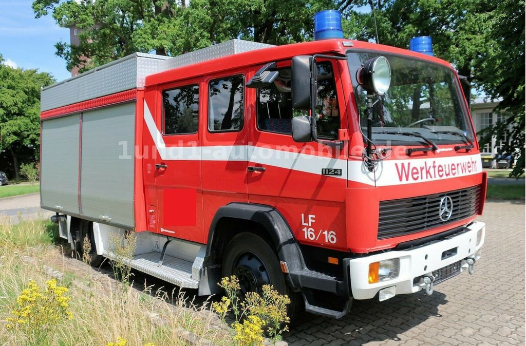 Mercedes-Benz 1124 F Feuerwehr LF 16/16 Pumpe Tank Haspel 1124 F Feuerwehr LF 16/16 Pumpe Tank Haspel - Gasilsko vozilo: slika 2 Mercedes-Benz 1124 F Feuerwehr LF 16/16 Pumpe Tank Haspel 1124 F Feuerwehr LF 16/16 Pumpe Tank Haspel - Gasilsko vozilo: slika 2