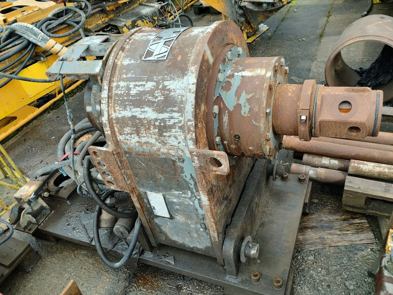 Bauer RG15T UM.50 + drill STDS AD3500 - Vrtalna naprava: slika 4 Bauer RG15T UM.50 + drill STDS AD3500 - Vrtalna naprava: slika 4