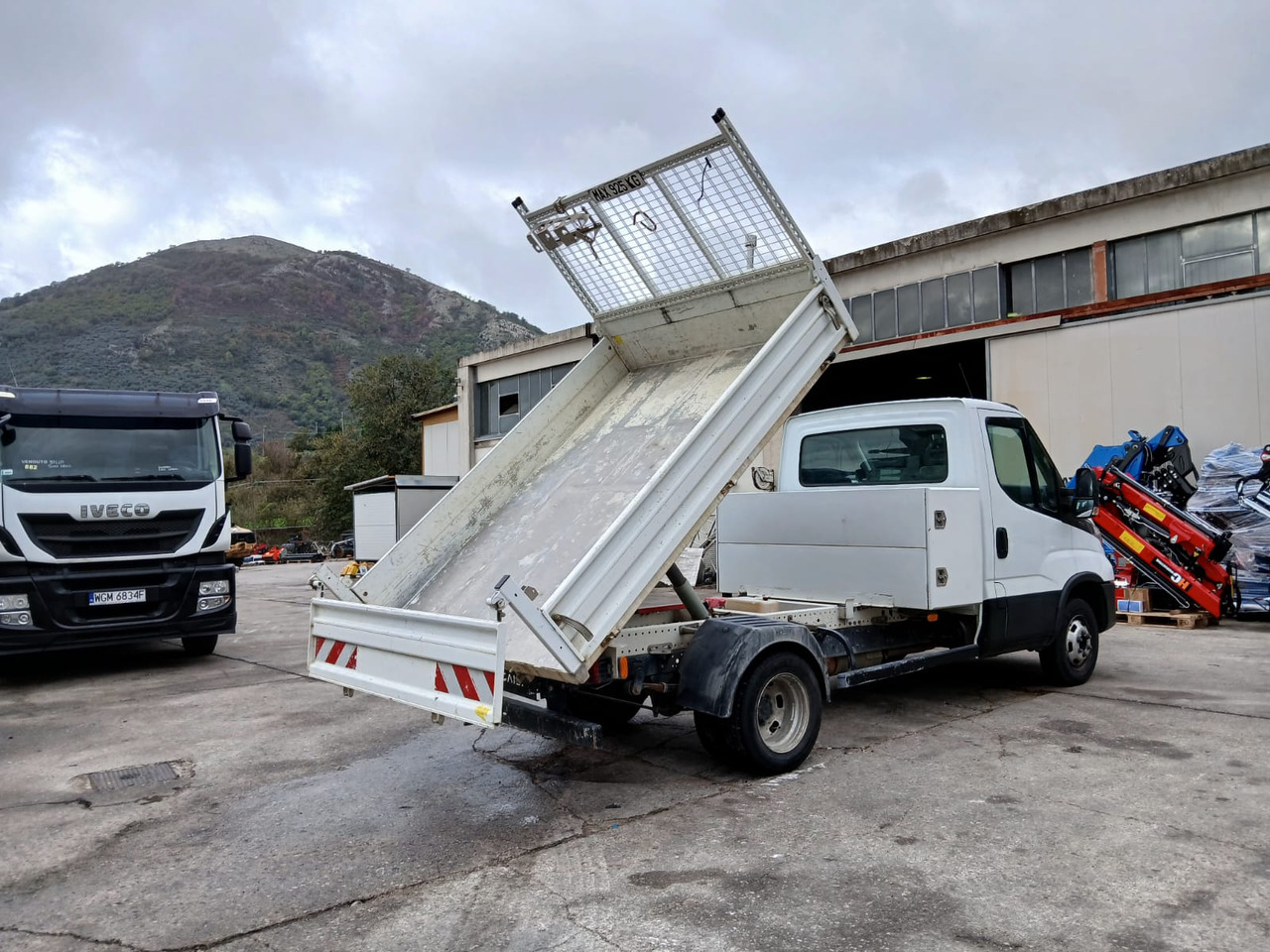 Tovornjak z dvigalom IVECO DAILY 35-120: slika 16