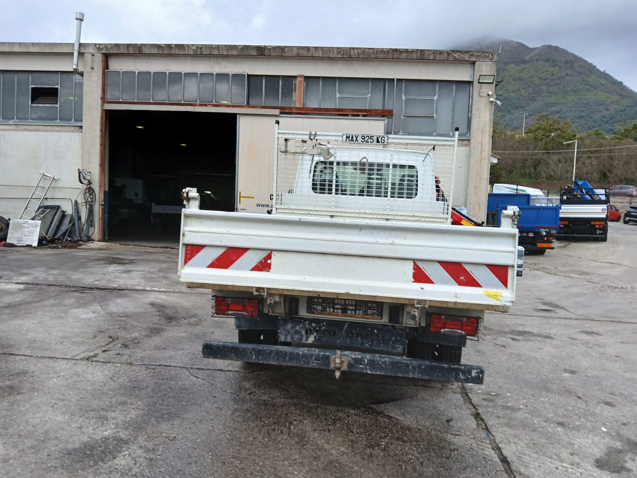 Tovornjak z dvigalom IVECO DAILY 35-120: slika 9