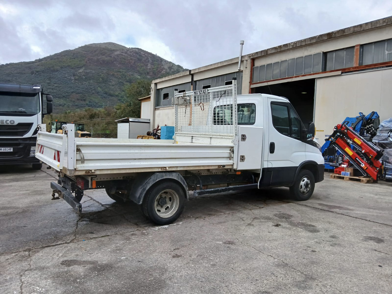 Tovornjak z dvigalom IVECO DAILY 35-120: slika 45